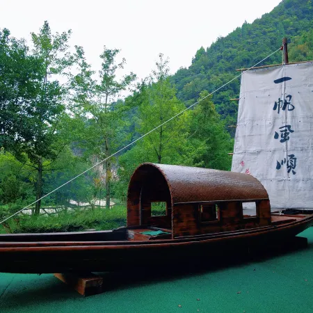 Xianghualing Chinese Inn