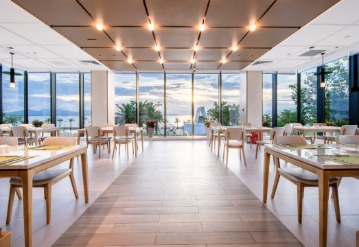 The pata hotel ZhuhaiHotel Overview