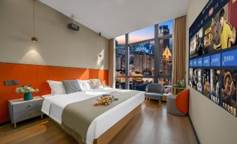 Manju High-altitude River View Hotel (Jiefangbei Hongyadong Branch)