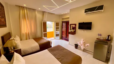 NEMES Pyramids View INN