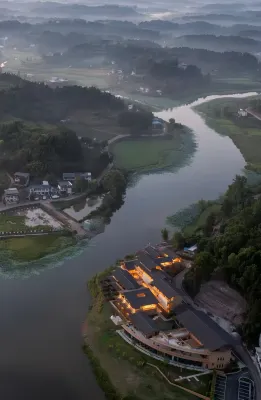 樂至棲岸飯店 通旅汽車客運站附近的飯店