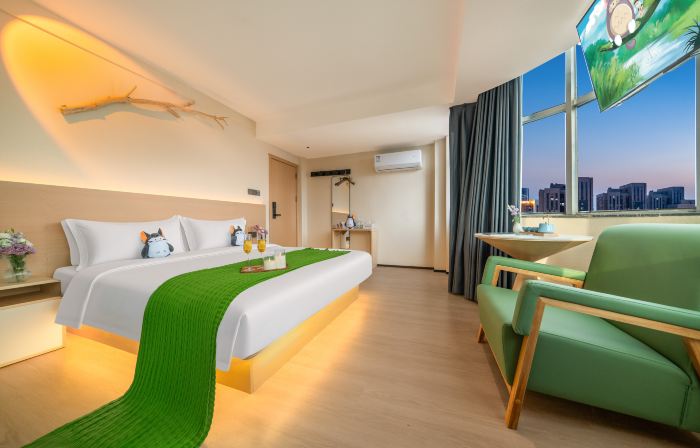 Totoro Spirit Hotel (Haikou Qilou Old Street Jiefangxi Branch)