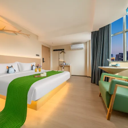 Totoro Spirit Hotel (Haikou Qilou Old Street Jiefangxi Branch)