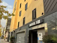 hotel 5wol โรงแรมใกล้โมดาเอาท์เล็ต แทกู