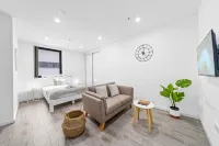 Burwood 1Br apt nearTrain/Shopping street parking Hotels in Burwood