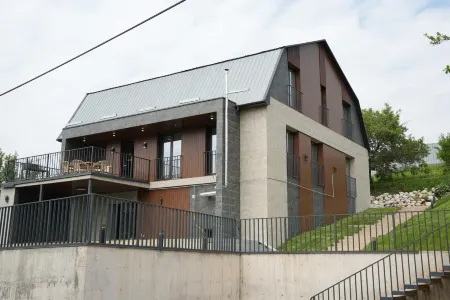 Guest house Rodnik Отели в г. Бескайнар