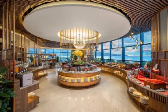 Peninsula Hotel Danang