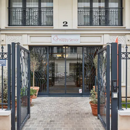Résidence Maurice Ravel Levallois Perret Отели рядом с достопримечательностью «LVMH Fragrance Brands»