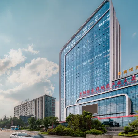 Zongbao Jiayue Hotel