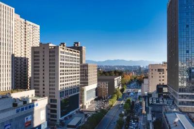 西安大雁塔科技大學地鐵站亞朵酒店 鄰近西安建築科技大學-南院的酒店