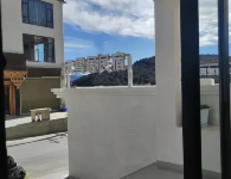 Deqin Yunxueju Homestay (Feilai Temple Meili Snow Mountain Scenic Area)