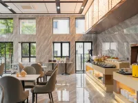 Boton International Apartment (Yangjiang City Government Service Center Yuanyang Lake Park Branch) فنادق في يانغ جيانغ