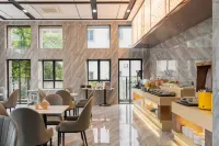 Boton International Apartment (Yangjiang City Government Service Center Yuanyang Lake Park Branch)