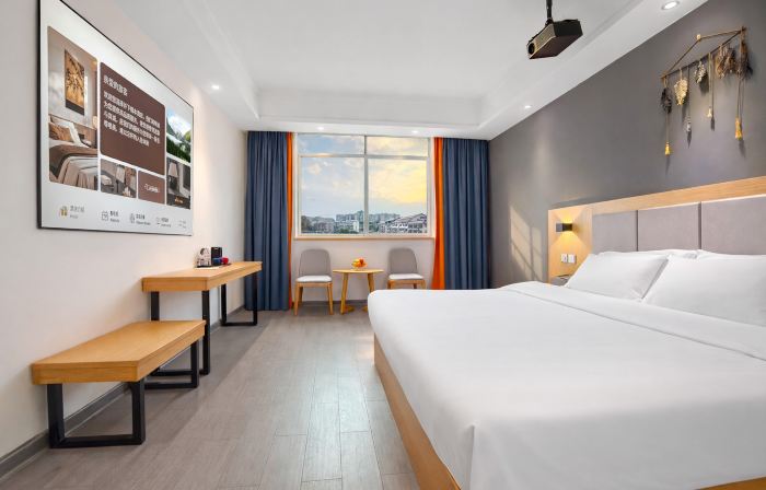 Hotel in the Channel Time