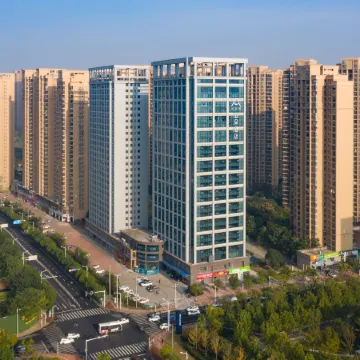 Atour Hotel International Expo Center Sixin Wuhan Отели рядом с достопримечательностью «Третья Средняя Школа Вухана»