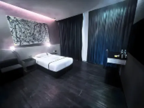 Seeds Hotel Premier One City Subang (Previously e.City Hotel - One City) Hotels near One City