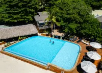 Beachcomber Island Resort - Pool