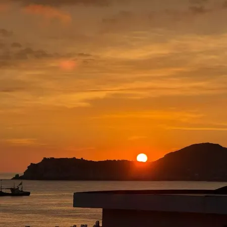 Nanji Half-Mountain Half-Sea Homestay