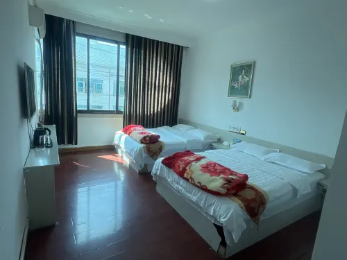 Yuqing Zhongqiang Hotel