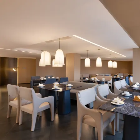 Pareisi Max Hotel