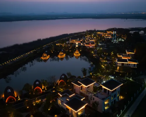 Huangpi Lianju · Lujiang Resort Hotel Hotel a Lujiang