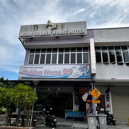 OYO 91242 Muar Golden Horse Hotel