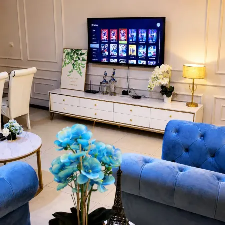 ROYAL Luxury Seaview Room, 3 minute  to Gurney