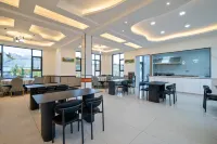 Banshan Yuanye Panoramic Peak View Boutique Stay (Nalati Scenic Area)
