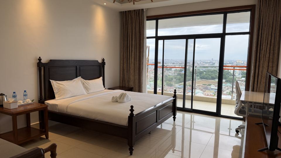 NOBLE HOTEL