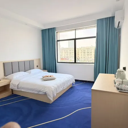 Longxin Music Hotel (Yueyang High-Speed Railway East Station Fifteenth Middle School)