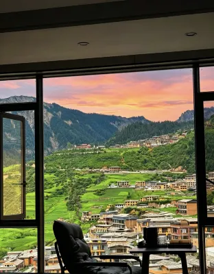 Zha Ga Na Zhuomala Light Luxury Homestay - พร้อมอาหารเช้า