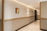Nachorui | Urban Cloudscape · Giant Screen Cinema · Crown High-rise Business Hotel - 2 ดาว