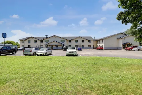 Coldwater Inn & Suites Near I 69 - 2-Star