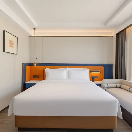 Mehood Hotel (Jiayuguan Station Xiongguan Square)