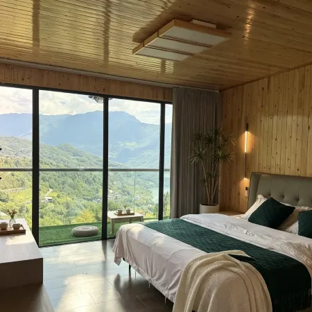 Dawa Peninsula Lakeside Homestay
