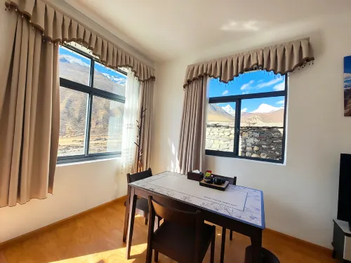 Gangri Yunju Snow Mountain View Oxygen-Supplied Homestay (Cuoyu Village) - parking