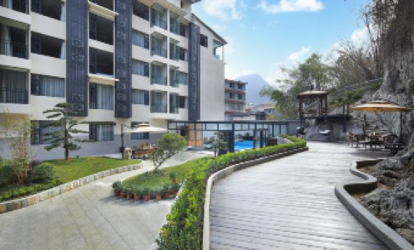 CHEERMAY Hotel (Yangshuo Shili Gallery Yulong River)