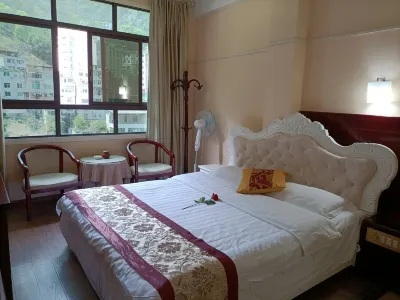 Yanjin Jinyuan Hotel فنادق في يانجين