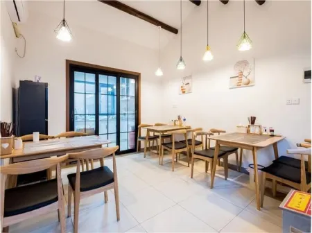 Shanghai Yishe Garden Homestay Отели рядом с достопримечательностью «Shanghai Village»