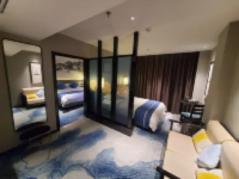 Rezen Dong Hotel (Tianjin Binhai New Area Eco City)