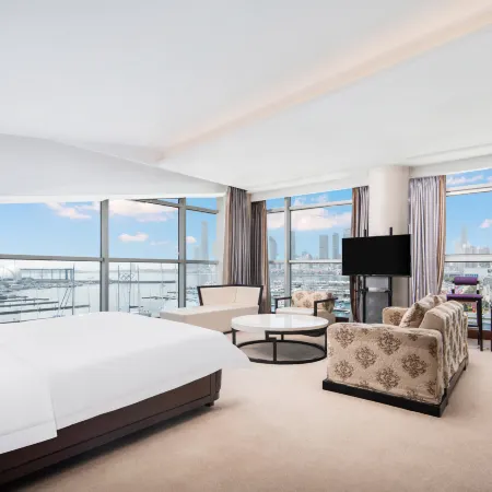 Zhonghang Xiangtong Yacht Club Hotel (Qingdao Olympic Sailing Center May 4th Square)