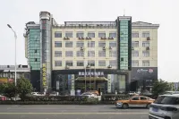 Jianfu Amy Hotel (Zhuzhou Railway Station Swan Garden)