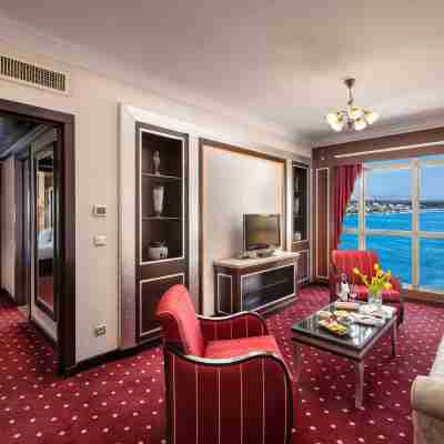 Sonesta St. George Hotel - Convention Center Rooms