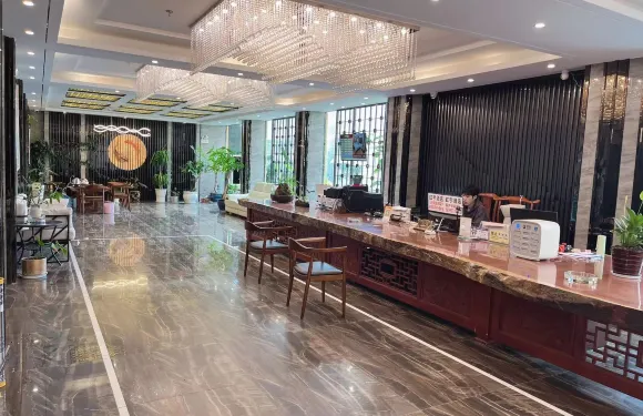 美宿·紅宇酒店 （綠春縣華聯超市店）