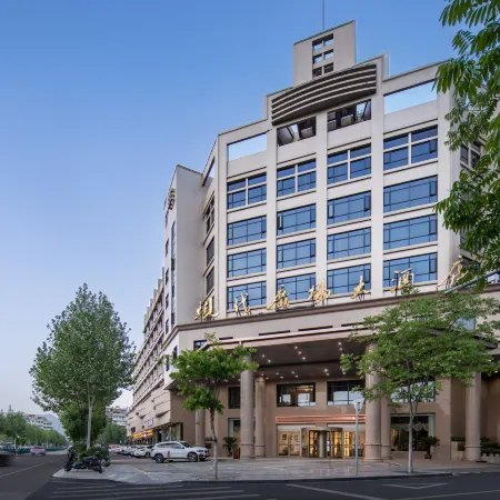 Modern Square Hotel