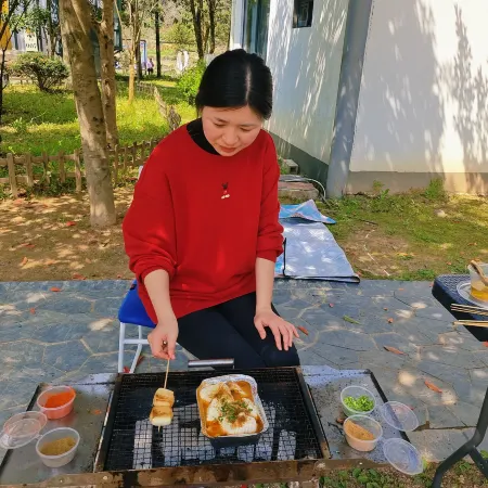 Mosu · Hongcun Xiangju | Mountain & Stream Rustic-Luxury Garden Stay (Three Trees Scenic Area)