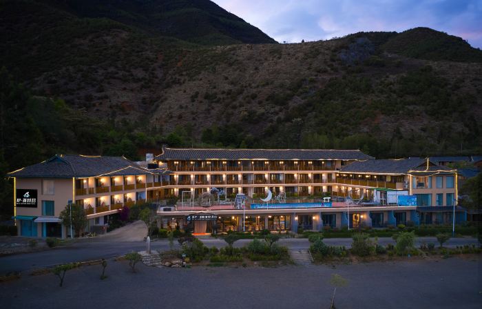 MEI LU. LAKESIDE  HOTEL