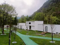 Gongtong Mountain Lodge Hotels in Tianquan