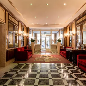 Hotel Amadeus Hotels near Venice Santa Lucia Station