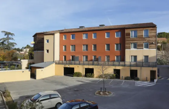 阿普特魯伯隆套房公寓旅館